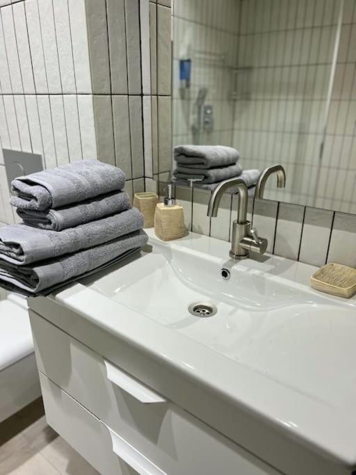 2 Bedroom On Ismail Corner Stefan Cel Mare, New Apartment, Chisinau Center! ภายนอก รูปภาพ